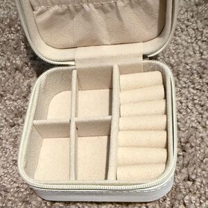 Travel Square Zip Jewelry Case White NEW
